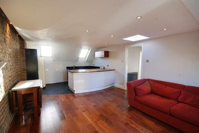 Image of 2 bedroom Flat to rent in Hastings Road London W13 at Hastings Road, Ealing W13