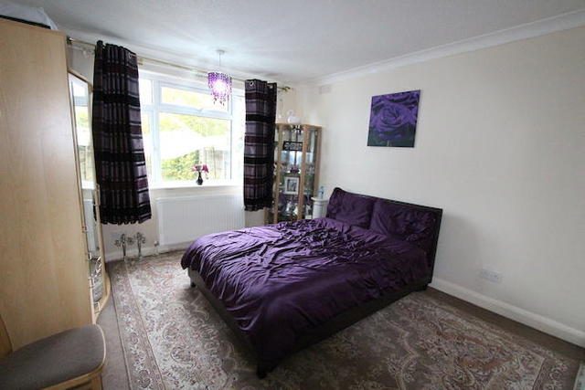  Image of 2 bedroom Maisonette to rent in Ferrymead Gardens Greenford UB6 at Ferrymead Gardens, Greenford UB6