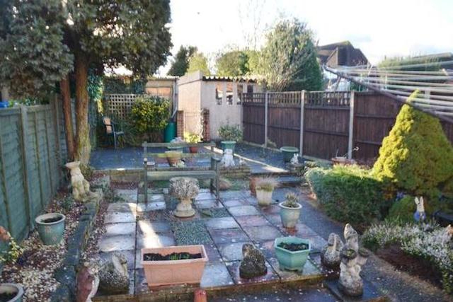  Image of 2 bedroom  for sale in Western Avenue Thorpe Egham TW20 at Western Avenue, Thorpe, Egham TW20
