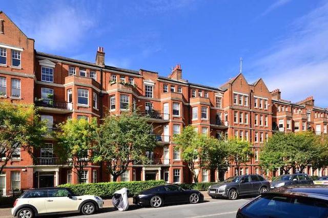  Image of 3 bedroom Flat to rent in Albert Bridge Road London SW11 at Albert Bridge Road, Battersea SW11