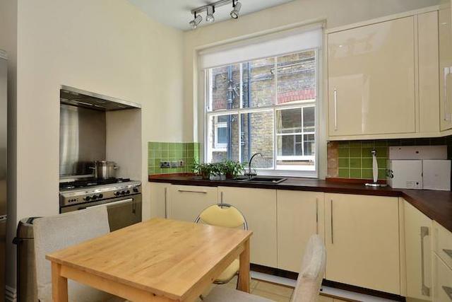  Image of 3 bedroom Flat to rent in Albert Bridge Road London SW11 at Albert Bridge Road, Battersea SW11