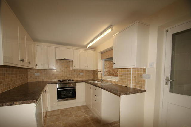  Image of 3 bedroom  to rent in Rissington Road Bourton-on-the-Water Cheltenham GL54 at Rissington Road, Bourton On The Water GL54