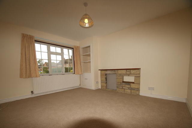  Image of 3 bedroom  to rent in Rissington Road Bourton-on-the-Water Cheltenham GL54 at Rissington Road, Bourton On The Water GL54