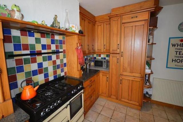 Image of 4 bedroom Property to rent in Manor Way Banstead SM7 at Manor Way, Banstead SM7
