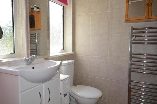  Image of 4 bedroom Property to rent in Manor Way Banstead SM7 at Manor Way, Banstead SM7