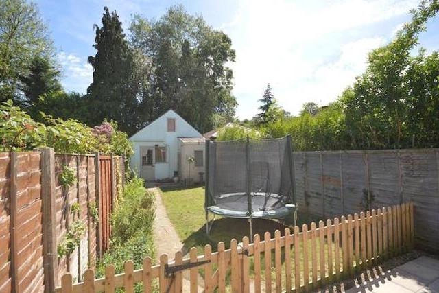  Image of 4 bedroom Property to rent in Manor Way Banstead SM7 at Manor Way, Banstead SM7
