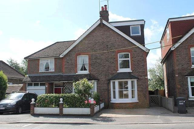  Image of 5 bedroom Property to rent in College Road Haywards Heath RH16 at College Road, Haywards Heath RH16