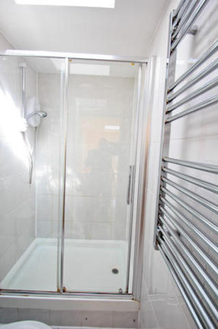  Image of Studio flat to rent in Sunny Gardens Parade London NW4 at Sunny Gardens Parade, London, Hendon Central NW4