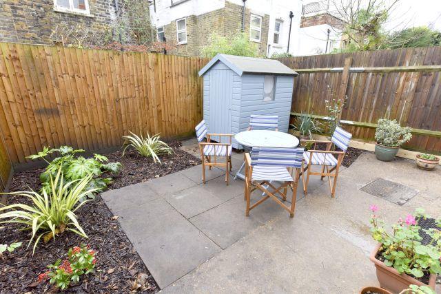  Image of 1 bedroom Flat to rent in Goldsboro Road London SW8 at Goldsboro Road, Vauxhall SW8