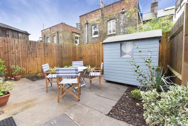  Image of 1 bedroom Flat to rent in Goldsboro Road London SW8 at Goldsboro Road, Vauxhall SW8
