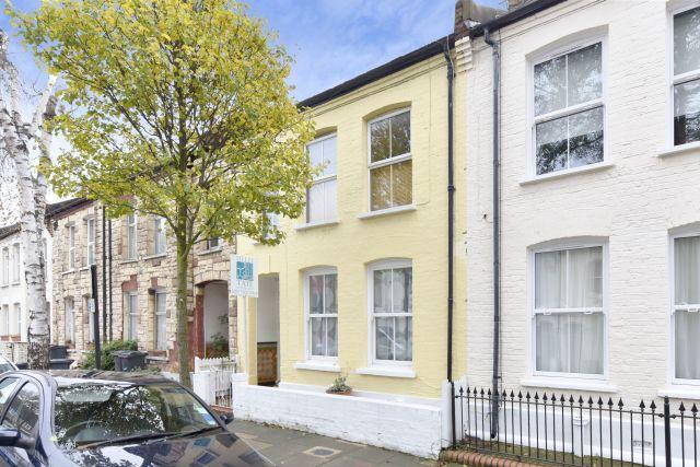  Image of 1 bedroom Flat to rent in Goldsboro Road London SW8 at Goldsboro Road, Vauxhall SW8