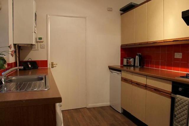  Image of 1 bedroom Flat to rent in Station Road Horsham RH13 at Station Road, Horsham RH13
