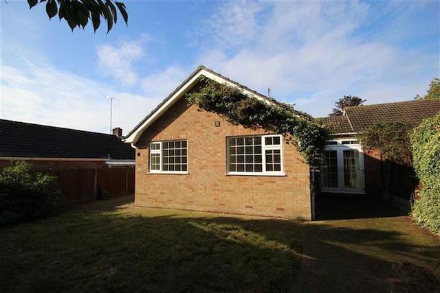 Image of 3 bedroom Semi-Detached Bungalow to rent in Hudmans Close Twyning Tewkesbury GL20 at Hudmans Close, Twyning, Tewkesbury GL20