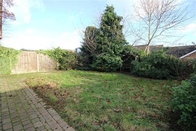  Image of 3 bedroom Semi-Detached Bungalow to rent in Hudmans Close Twyning Tewkesbury GL20 at Hudmans Close, Twyning, Tewkesbury GL20
