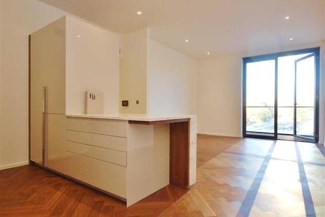  Image of 1 bedroom Flat to rent in Kirtling Street London SW8 at Ambassador Building, Embassy Gardens, Nine Elms, London SW8