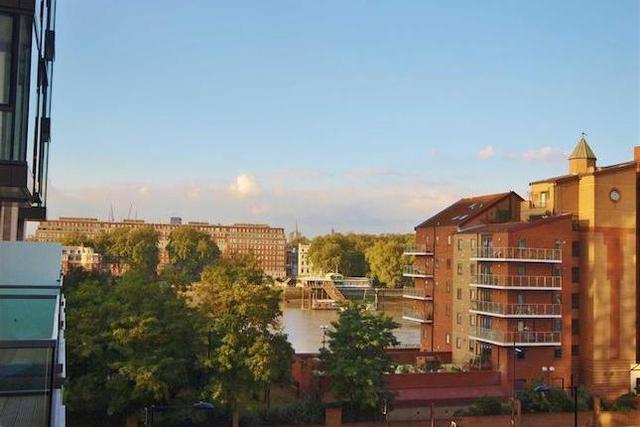  Image of 1 bedroom Flat to rent in Kirtling Street London SW8 at Ambassador Building, Embassy Gardens, Nine Elms, London SW8