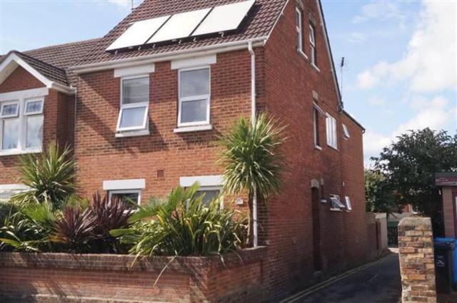  Image of 1 bedroom Property to rent in Maple Road Poole BH15 at Maple Road, Poole BH15