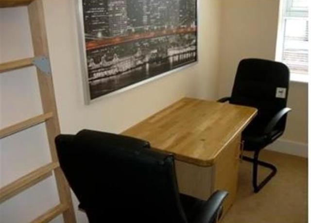  Image of 1 bedroom Property to rent in Maple Road Poole BH15 at Maple Road, Poole BH15