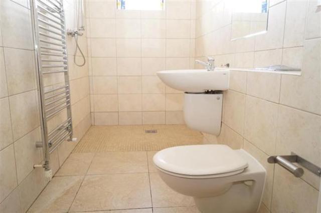  Image of 1 bedroom Property to rent in Maple Road Poole BH15 at Maple Road, Poole BH15