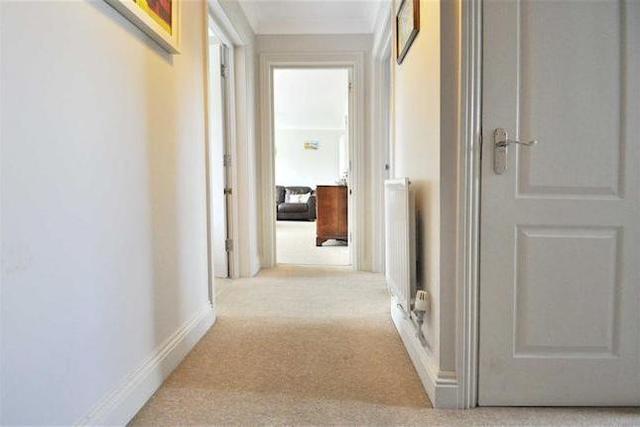  Image of 2 bedroom Flat to rent in Dacre Park London SE13 at Dacre Park, London SE13