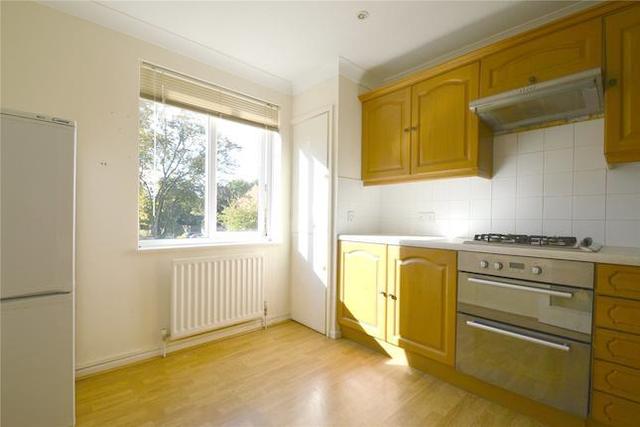  Image of 2 bedroom Maisonette to rent in Chepstow Rise Croydon CR0 at Chepstow Rise, Croydon CR0