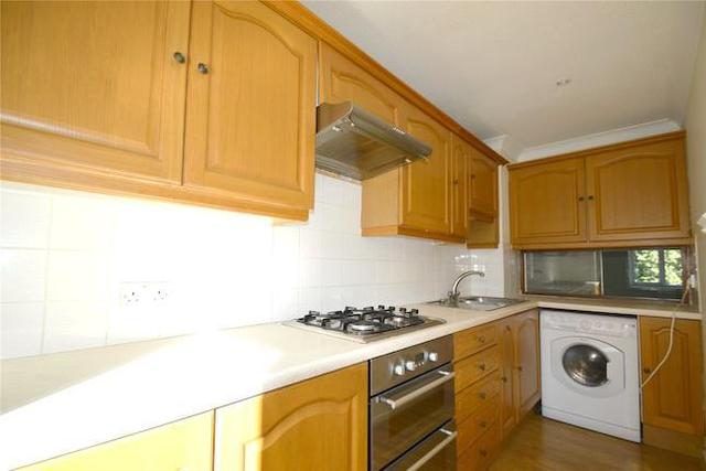  Image of 2 bedroom Maisonette to rent in Chepstow Rise Croydon CR0 at Chepstow Rise, Croydon CR0