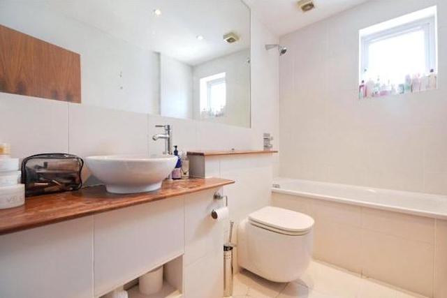  Image of 3 bedroom Flat to rent in Westbere Road London NW2 at Westbere Road, London NW2