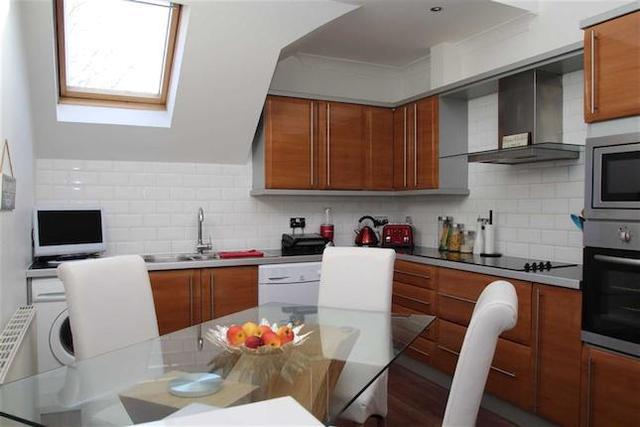  Image of 2 bedroom Flat to rent in Page Heath Lane Bickley Bromley BR1 at 10 Page Heath Lane, Bickley, Kent BR1