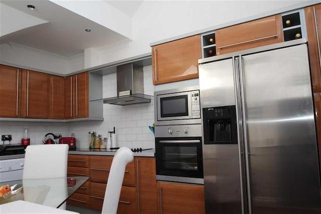  Image of 2 bedroom Flat to rent in Page Heath Lane Bickley Bromley BR1 at 10 Page Heath Lane, Bickley, Kent BR1