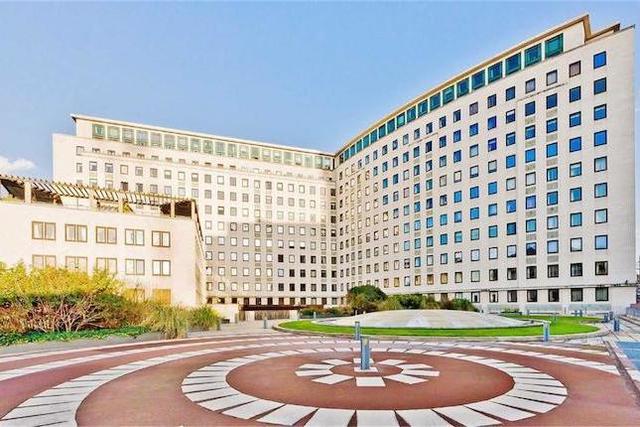  Image of 2 bedroom Flat for sale in Belvedere Road London SE1 at The Whitehouse Apartments, South Bank, London SE1