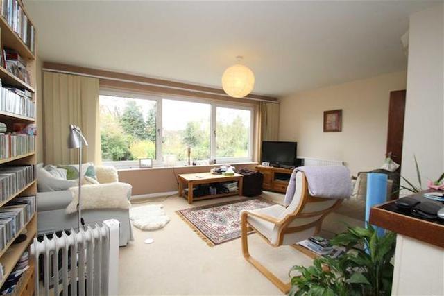  Image of 4 bedroom Town House to rent in Dunstan Glade St. Johns Road Petts Wood Orpington BR5 at Dunstan Glade, St. Johns Road, Petts Wood, Orpington BR5