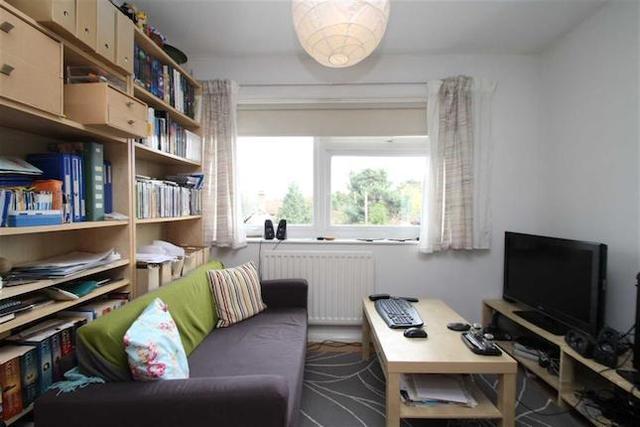  Image of 4 bedroom Town House to rent in Dunstan Glade St. Johns Road Petts Wood Orpington BR5 at Dunstan Glade, St. Johns Road, Petts Wood, Orpington BR5