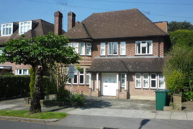  Image of 6 bedroom Detached house to rent in Fairholme Gardens London N3 at Fairholme Gardens, Finchley N3