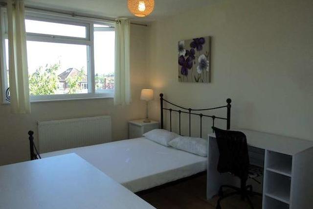 Image of 1 bedroom Room to rent in Windsor Close Guildford GU2 at Windsor Close, Onslow Village, Guildford, Surrey GU2