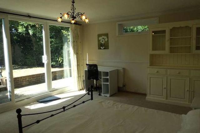  Image of 1 bedroom Room to rent in Windsor Close Guildford GU2 at Windsor Close, Onslow Village, Guildford, Surrey GU2