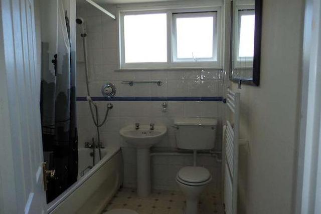  Image of 1 bedroom Room to rent in Windsor Close Guildford GU2 at Windsor Close, Onslow Village, Guildford, Surrey GU2
