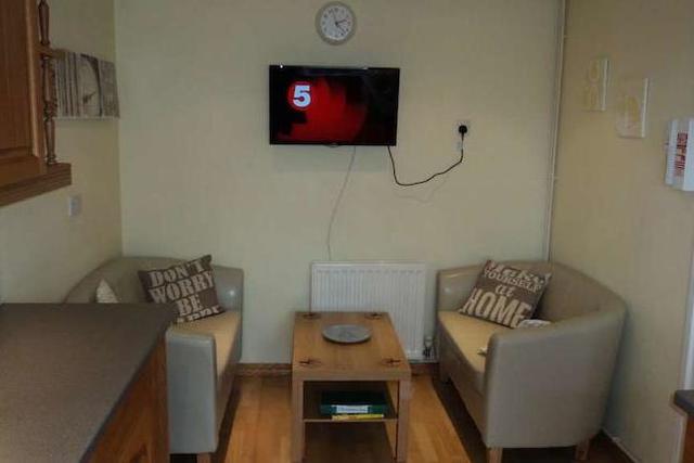  Image of 1 bedroom Room to rent in Windsor Close Guildford GU2 at Windsor Close, Onslow Village, Guildford, Surrey GU2