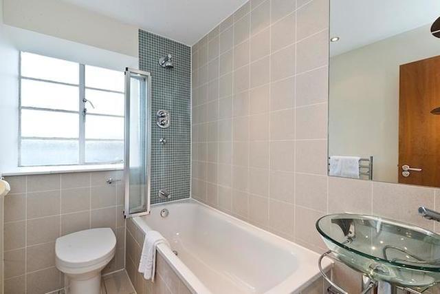  Image of Studio flat to rent in Old Brompton Road London SW7 at Old Brompton Road, London SW7