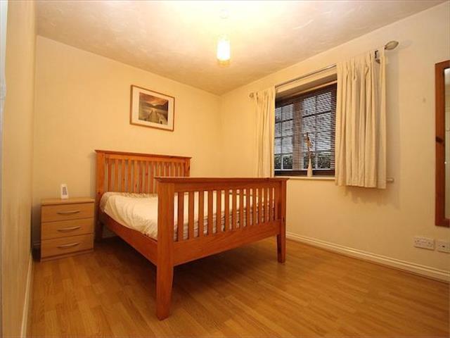  Image of 2 bedroom Flat for sale in Hurworth Avenue Slough SL3 at Hurworth Avenue, Langley, Berkshire SL3
