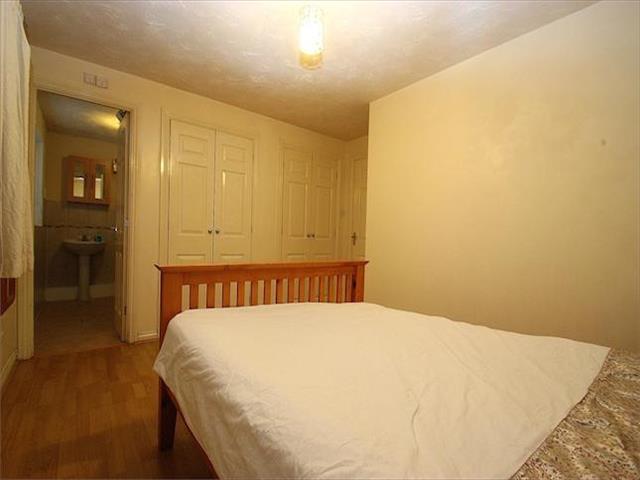  Image of 2 bedroom Flat for sale in Hurworth Avenue Slough SL3 at Hurworth Avenue, Langley, Berkshire SL3