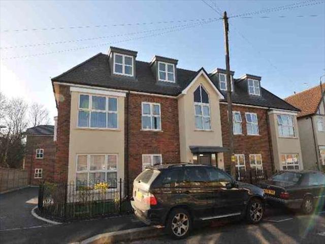  Image of 2 bedroom Flat to rent in Lancaster Road New Barnet Barnet EN4 at Lancaster Road, New Barnet, London EN4