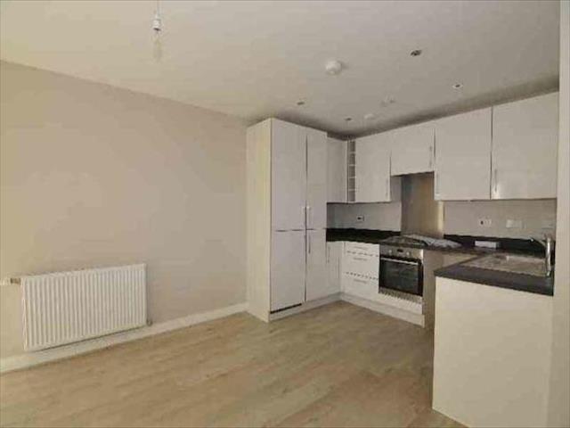  Image of 2 bedroom Flat to rent in Lancaster Road New Barnet Barnet EN4 at Lancaster Road, New Barnet, London EN4