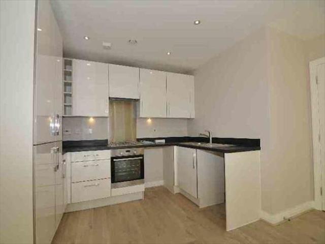  Image of 2 bedroom Flat to rent in Lancaster Road New Barnet Barnet EN4 at Lancaster Road, New Barnet, London EN4