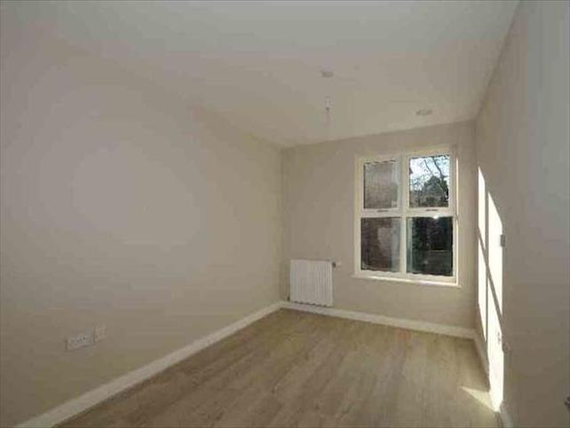  Image of 2 bedroom Flat to rent in Lancaster Road New Barnet Barnet EN4 at Lancaster Road, New Barnet, London EN4