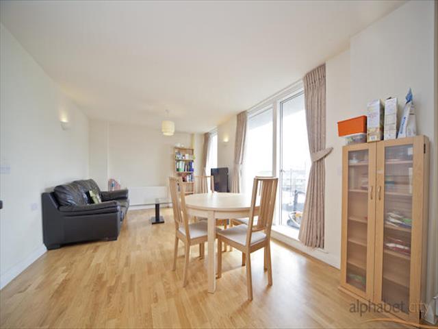  Image of 2 bedroom Flat to rent in Ursula Gould Way London E14 at Ingot Tower, Ursula Gould Way E14
