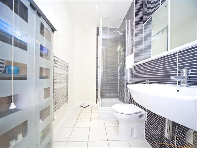  Image of 2 bedroom Flat to rent in Ursula Gould Way London E14 at Ingot Tower, Ursula Gould Way E14