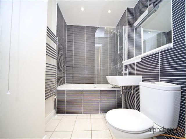  Image of 2 bedroom Flat to rent in Ursula Gould Way London E14 at Ingot Tower, Ursula Gould Way E14
