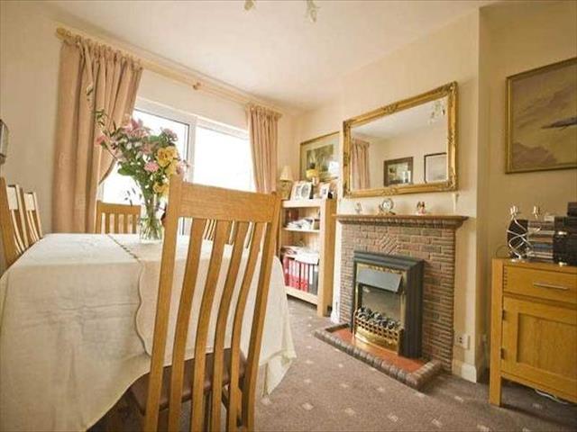  Image of 4 bedroom Semi-Detached house to rent in Derek Avenue Epsom KT19 at Derek Avenue, West Ewell, Epsom KT19