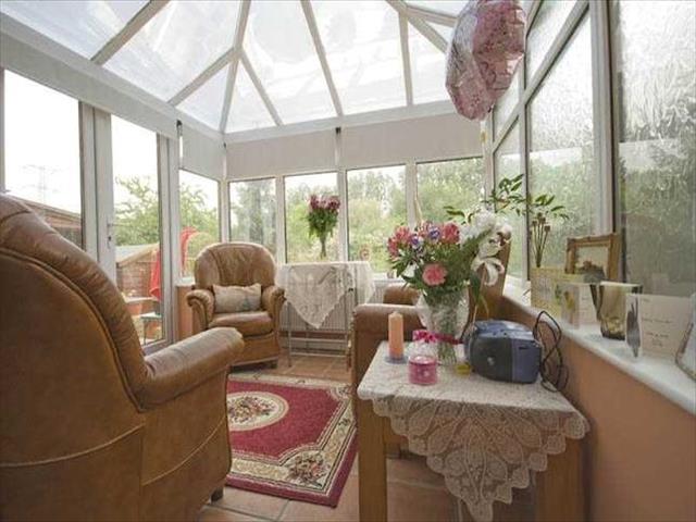  Image of 4 bedroom Semi-Detached house to rent in Derek Avenue Epsom KT19 at Derek Avenue, West Ewell, Epsom KT19