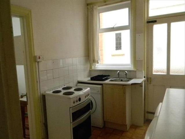  Image of 6 bedroom Property to rent in Leamington Road Winton Bournemouth BH9 at Leamington Road, Winton, Bournemouth BH9